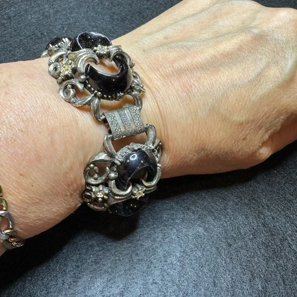 Vintage open cabachon panel bracelet